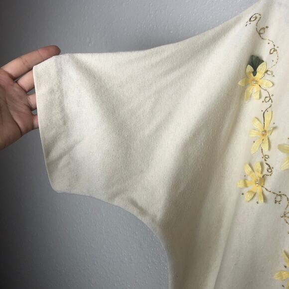 Vintage HMJ Made in the USA Cottagecore 3D Flower Sweater - Picture 13 of 16